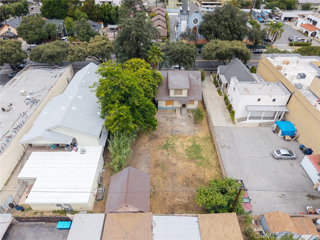 366 E Orange Grove