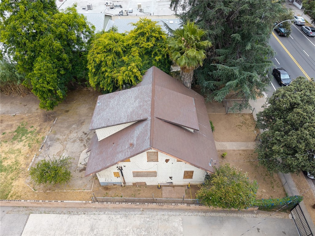 366 E Orange Grove