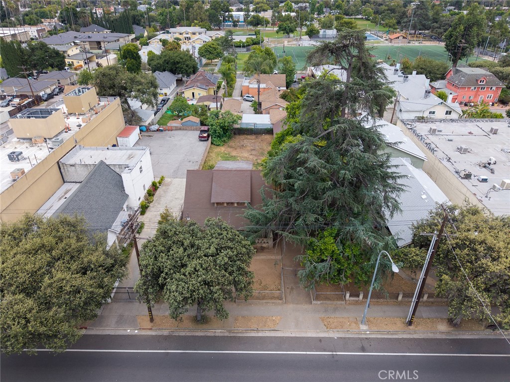 366 E Orange Grove