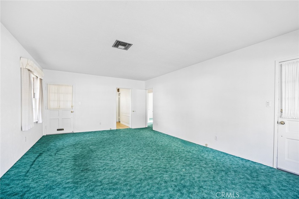 1047 N San Gabriel