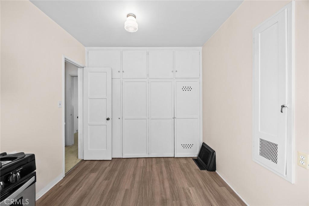 1047 N San Gabriel