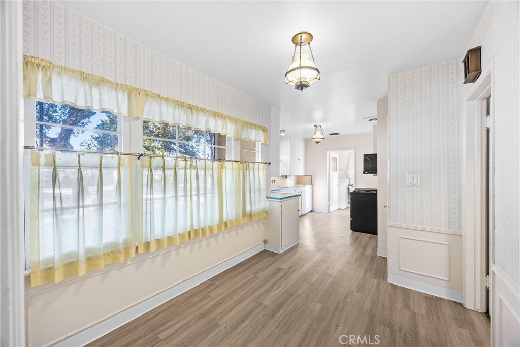 1047 N San Gabriel