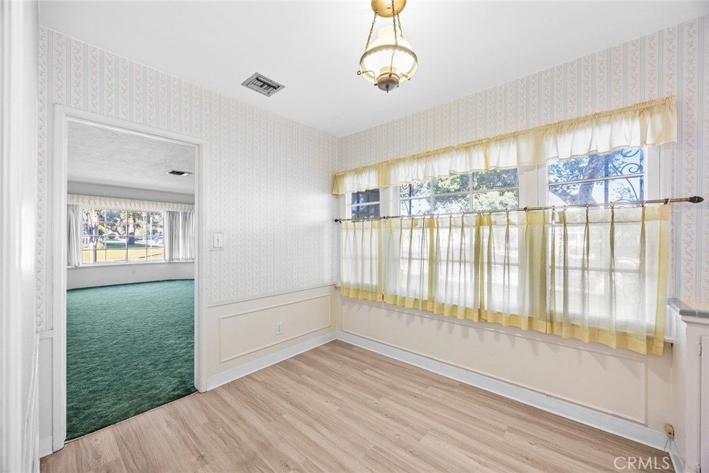 1047 N San Gabriel