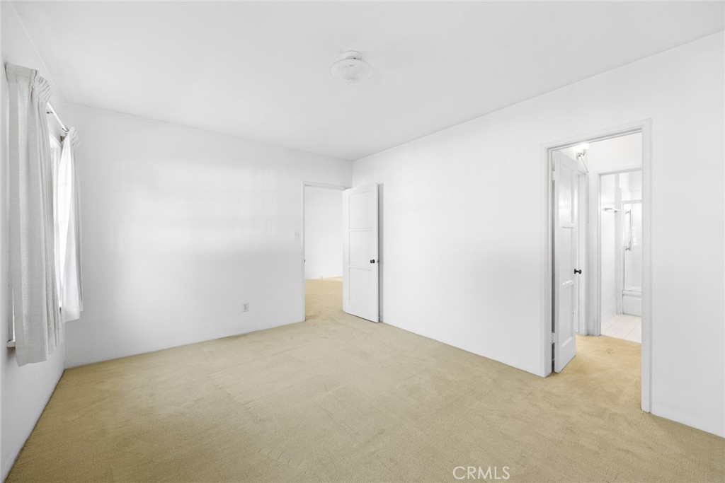 1047 N San Gabriel