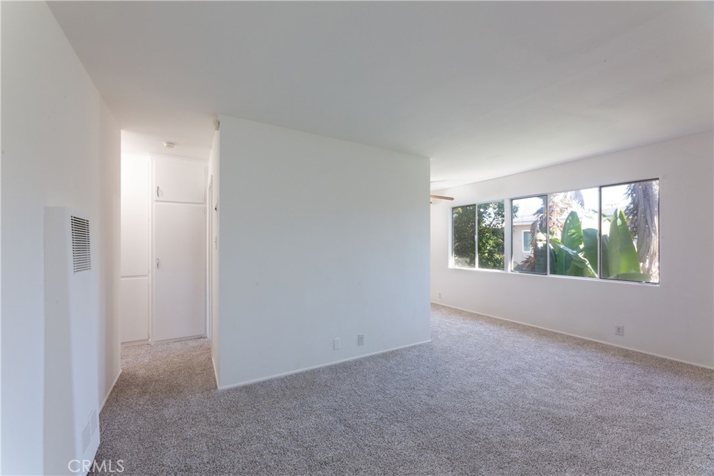 1023 E Appleton Street 8