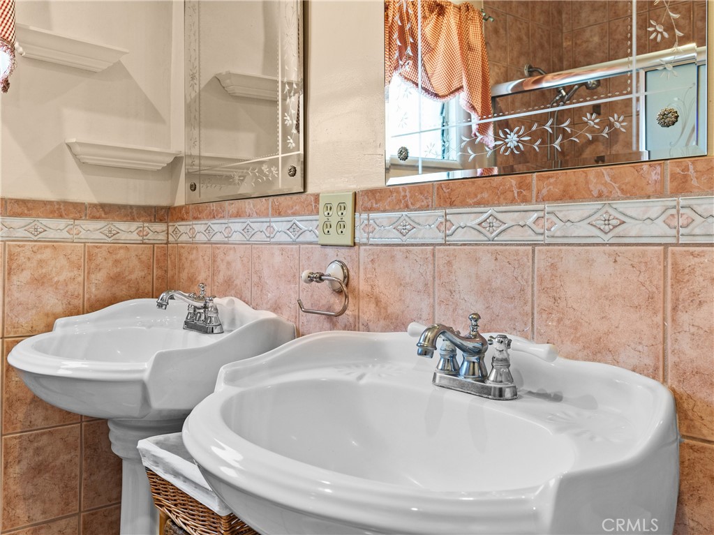 2445 N Ditman Avenue