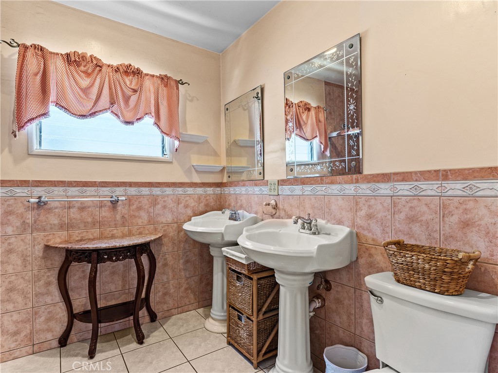 2445 N Ditman Avenue