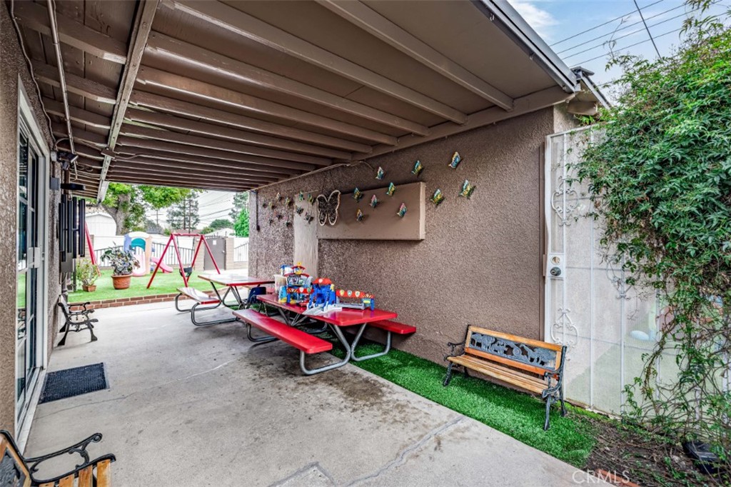 4102 & 4104 W Victory Boulevard