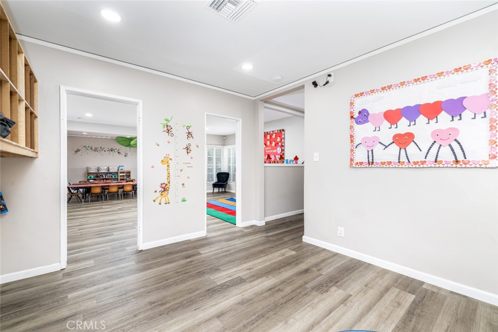 4102 & 4104 W Victory Boulevard