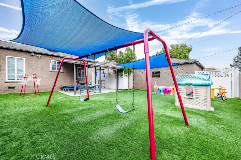 4102 & 4104 W Victory Boulevard