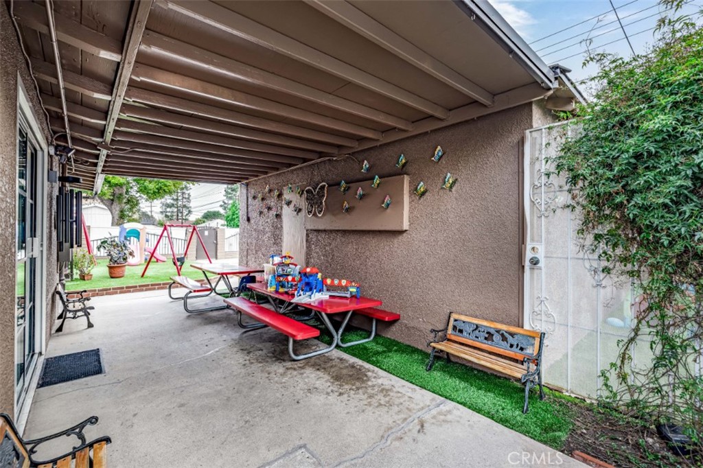 4102 & 4104 W Victory Boulevard