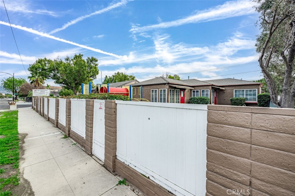 4102 & 4104 W Victory Boulevard