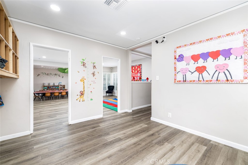 4102 & 4104 W Victory Boulevard