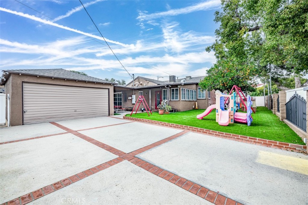 4102 & 4104 W Victory Boulevard