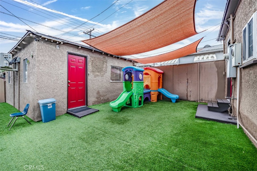 4102 & 4104 W Victory Boulevard