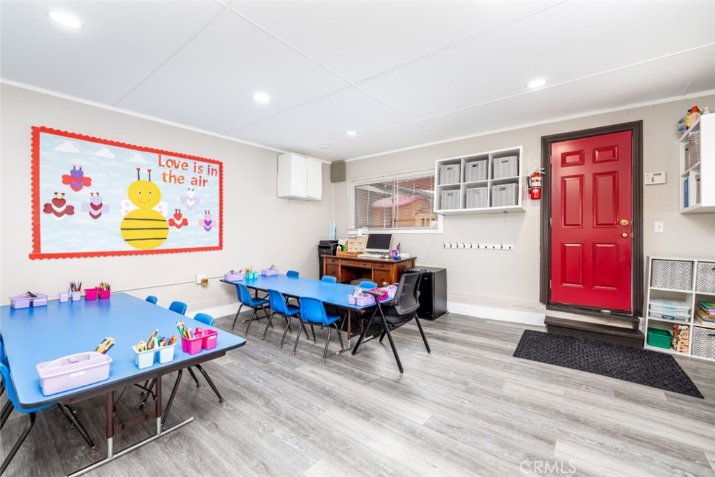 4102 & 4104 W Victory Boulevard