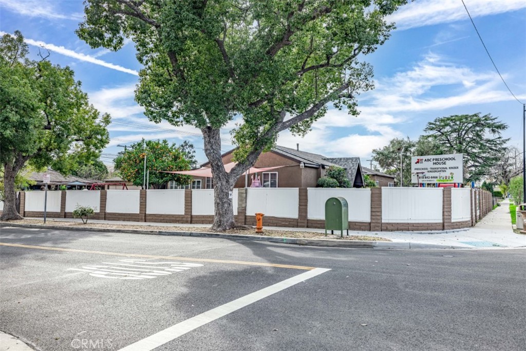 4102 & 4104 W Victory Boulevard