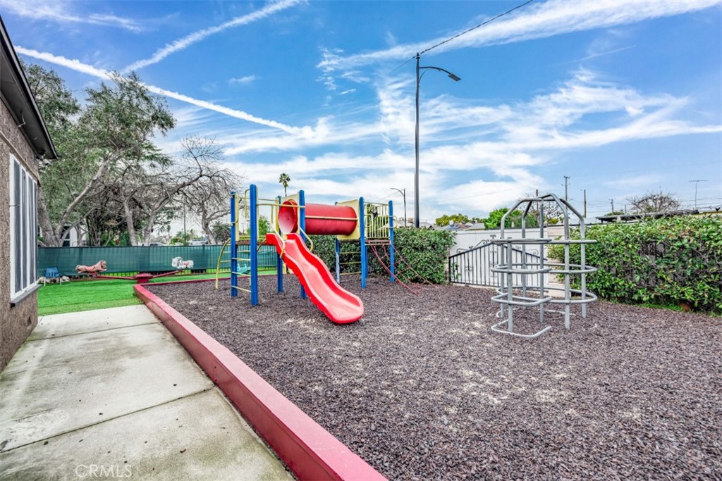 4102 & 4104 W Victory Boulevard