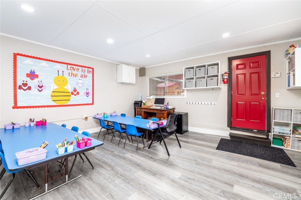 4102 & 4104 W Victory Boulevard