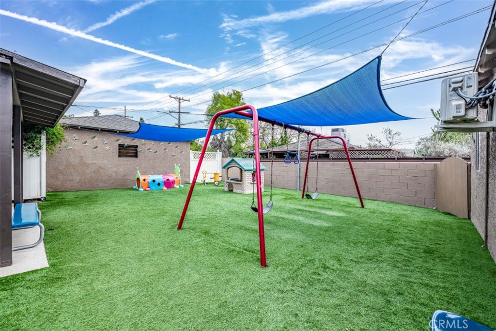 4102 & 4104 W Victory Boulevard