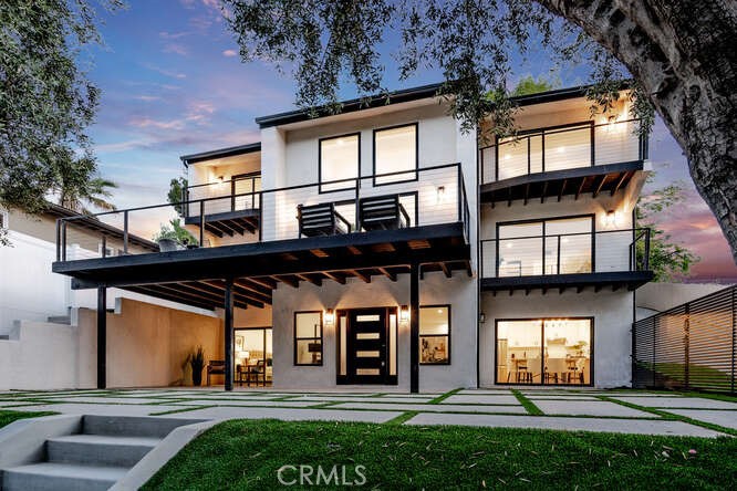 22300 Avenue San Luis