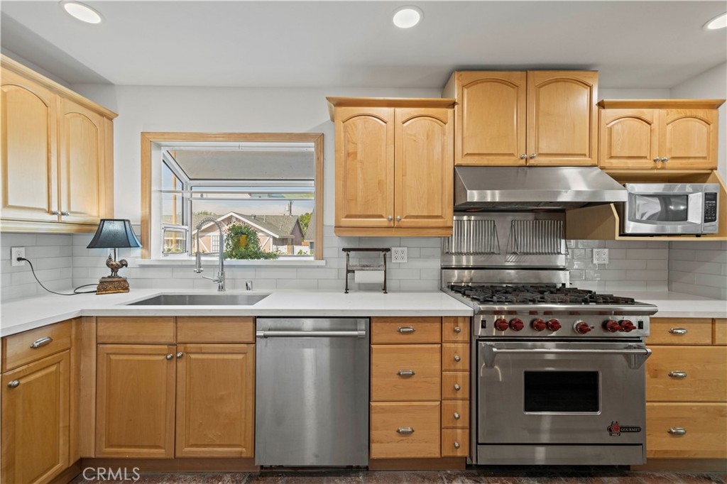 27912 Honeycomb Drive