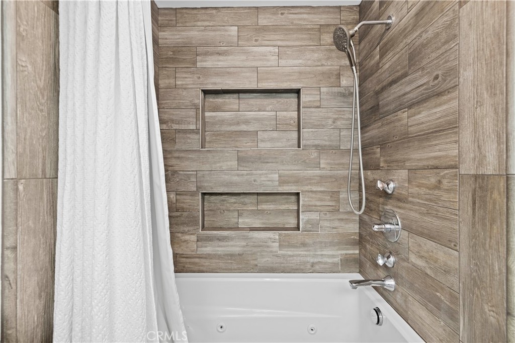 27912 Honeycomb Drive