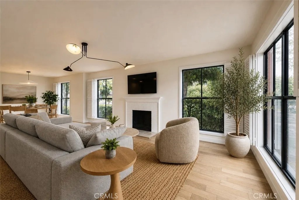 585 W Duarte 25