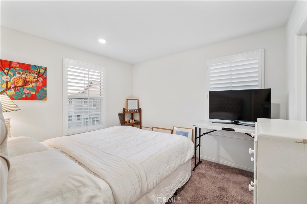 1588 Redwoods Drive Place