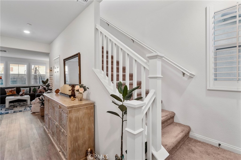 1588 Redwoods Drive Place