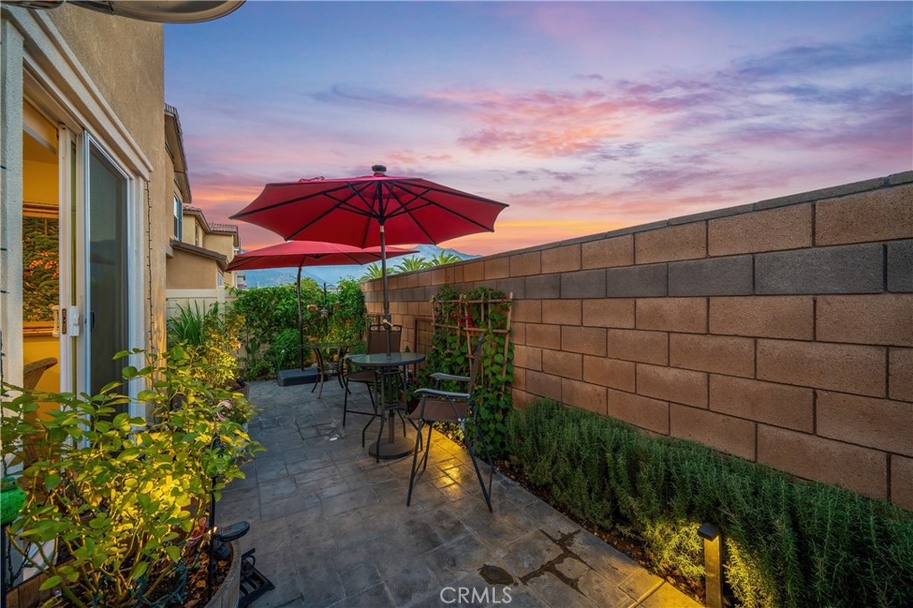 1588 Redwoods Drive Place