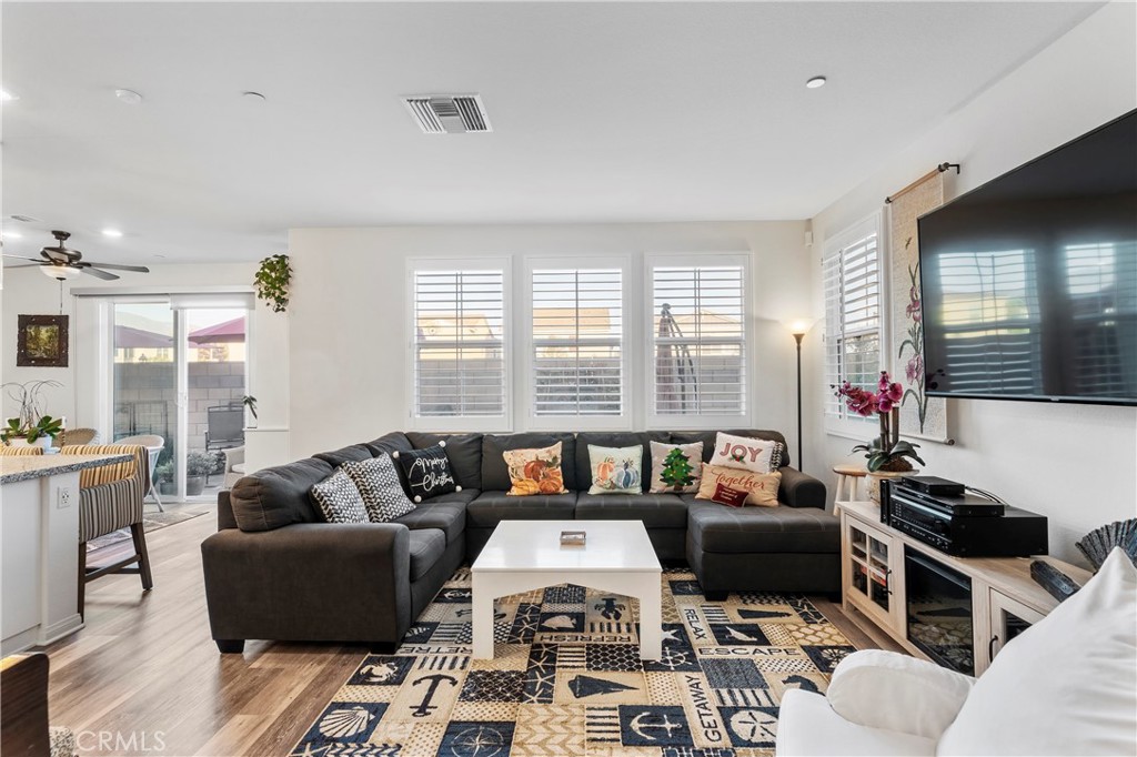 1588 Redwoods Drive Place