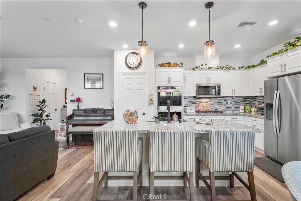 1588 Redwoods Drive Place