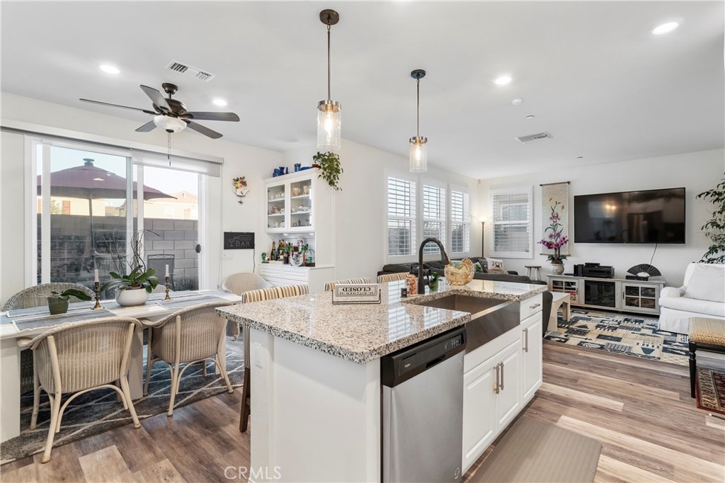 1588 Redwoods Drive Place