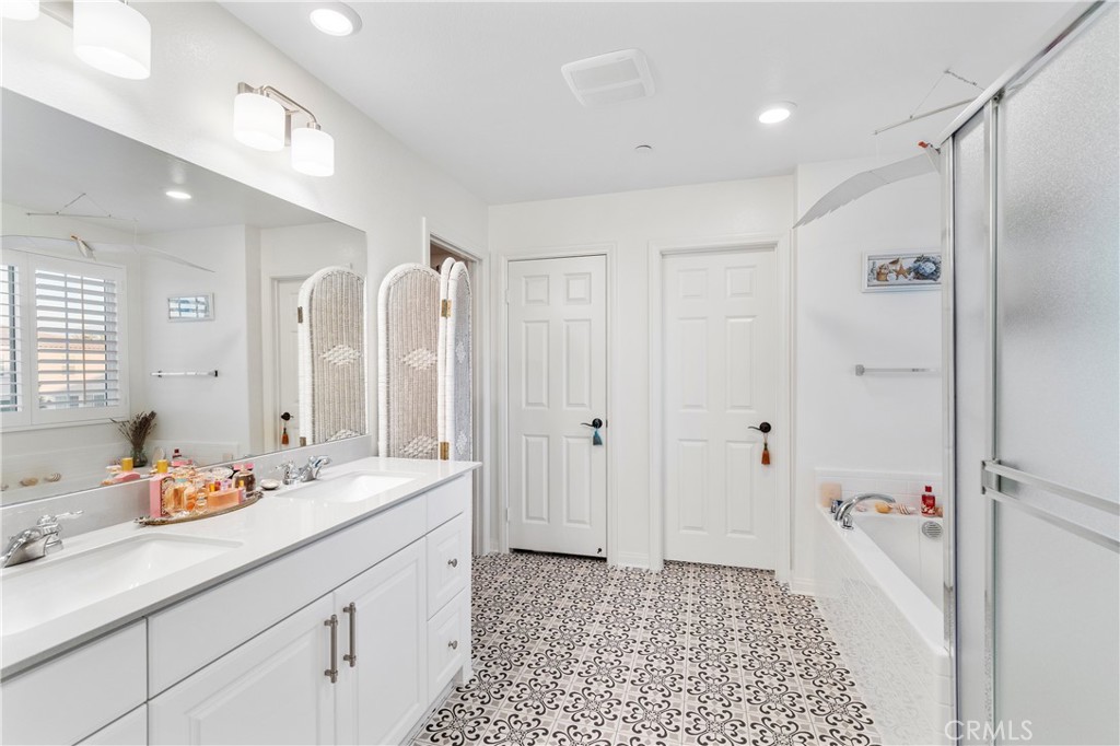 1588 Redwoods Drive Place