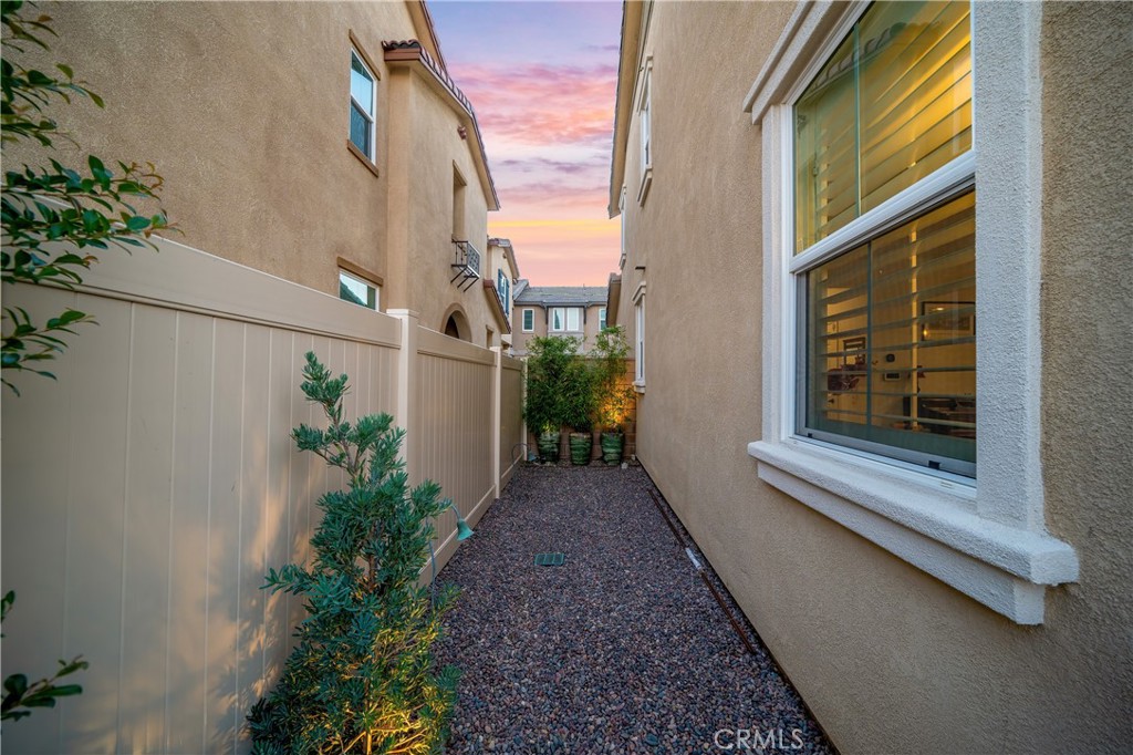 1588 Redwoods Drive Place