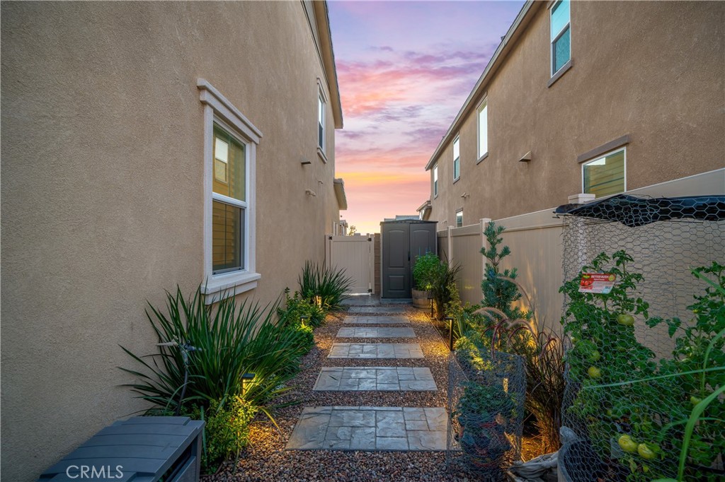 1588 Redwoods Drive Place