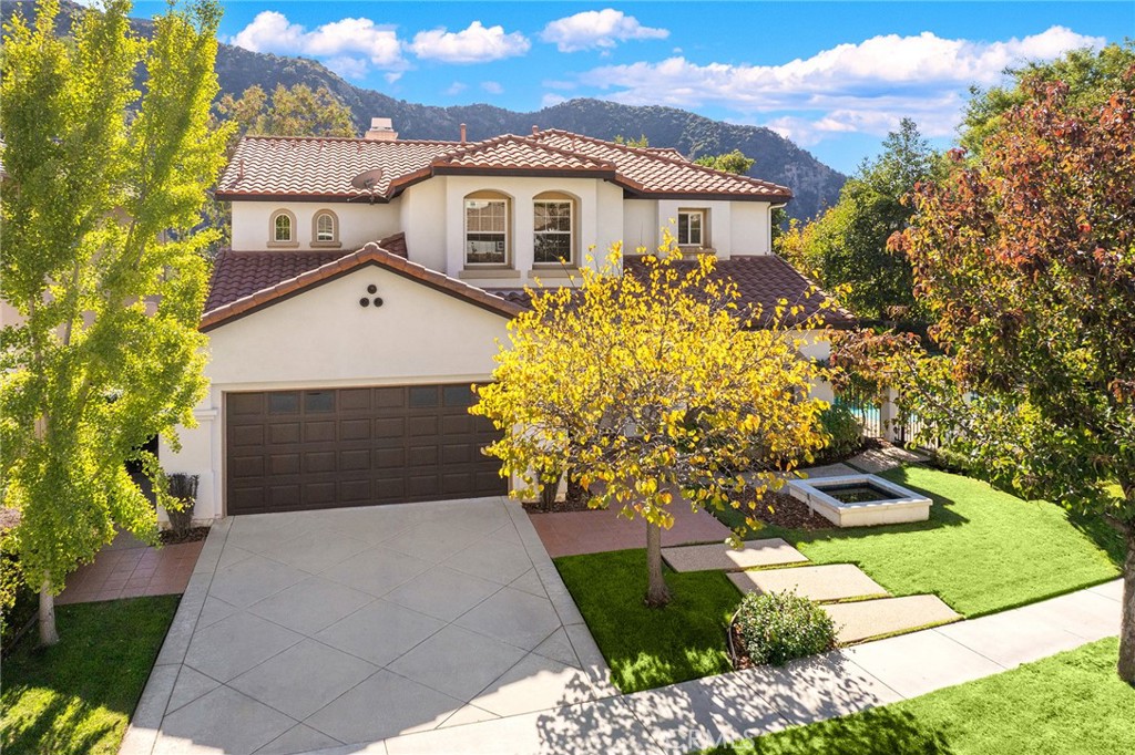 10 Moonridge Ct