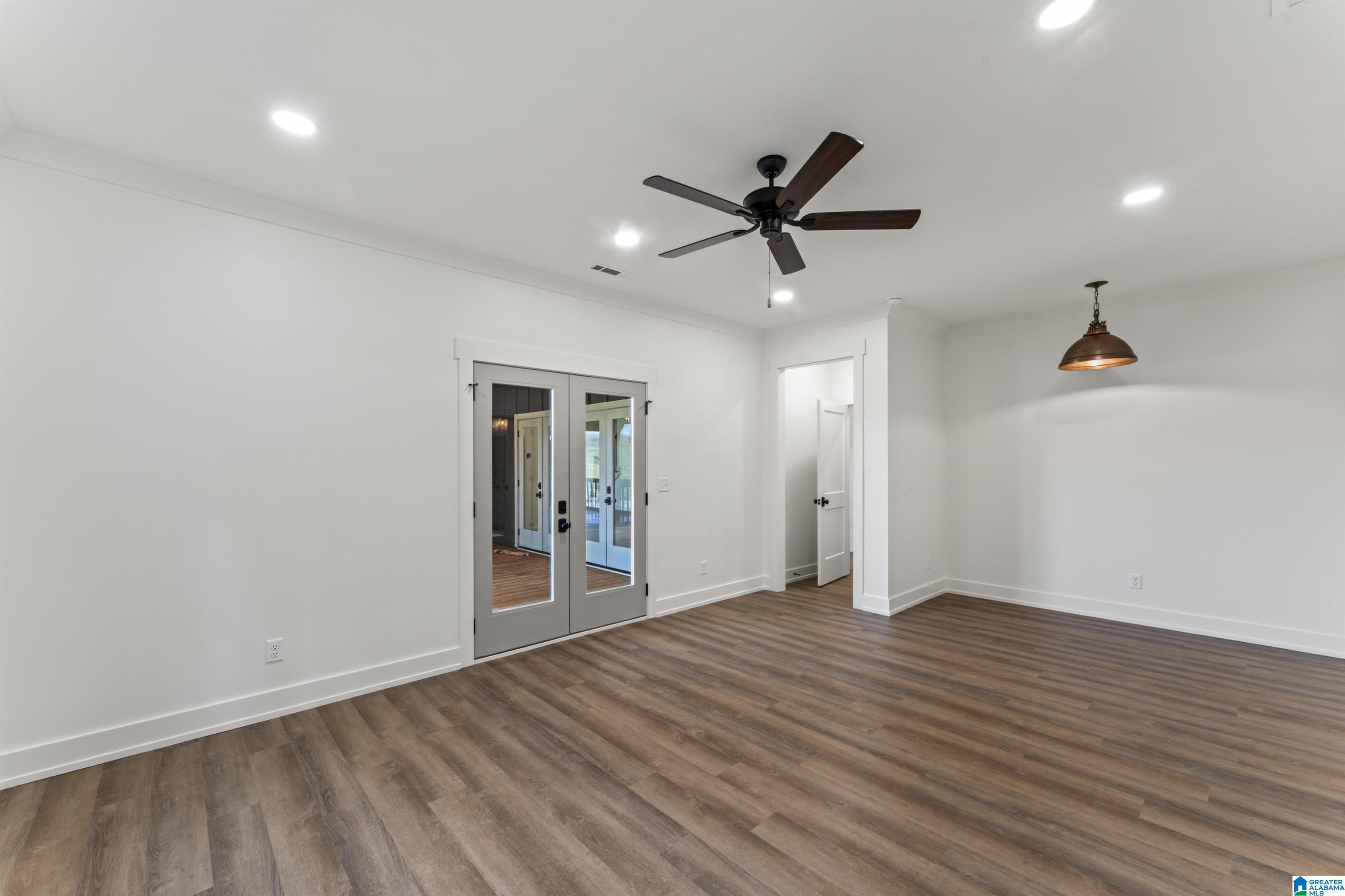 375 JACOBS LOOP