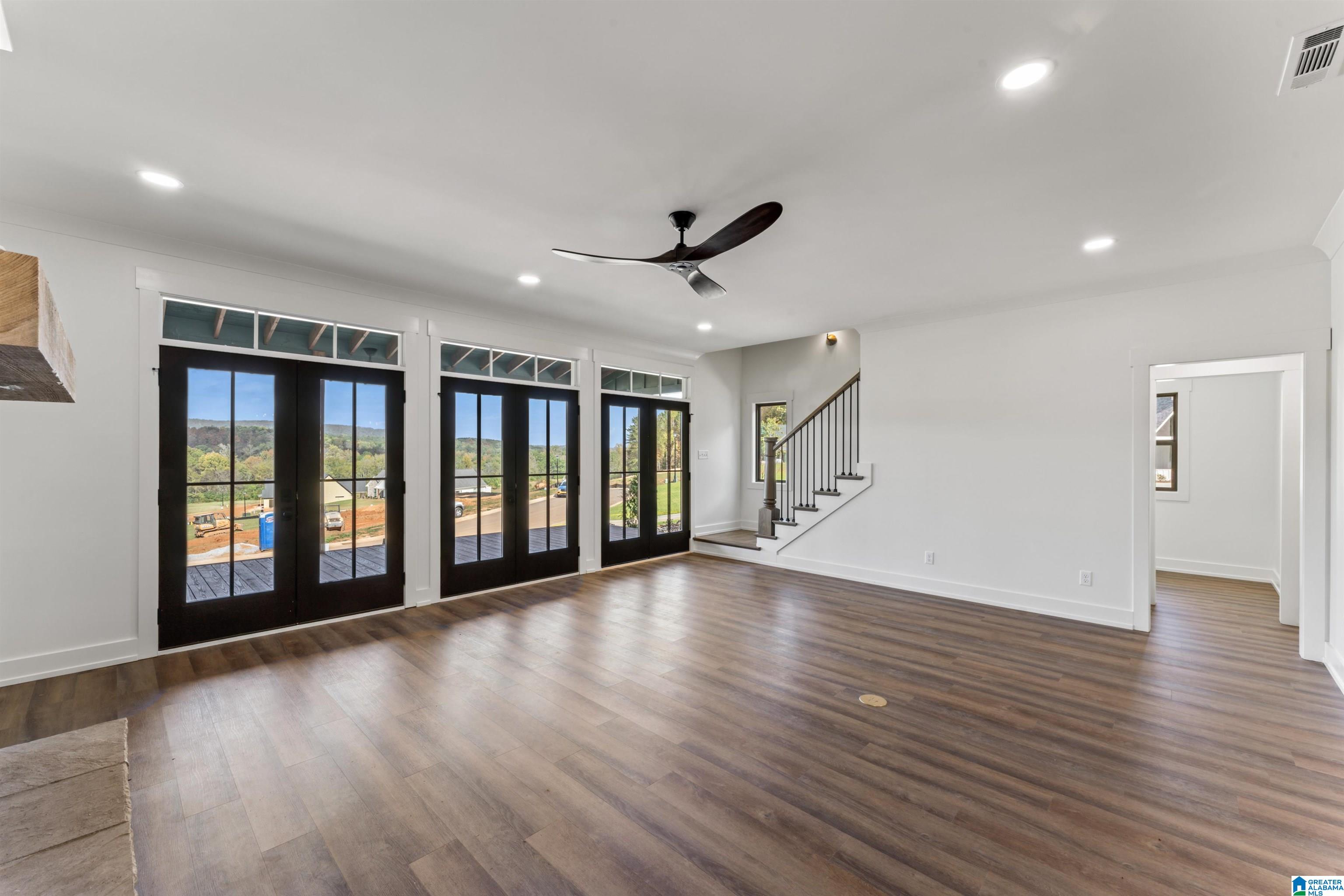 375 JACOBS LOOP