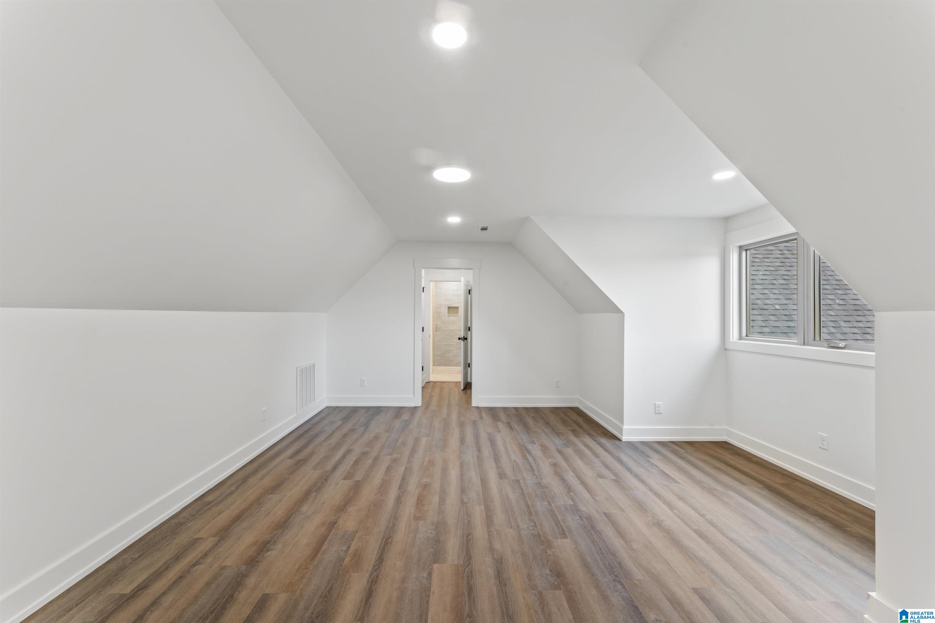 375 JACOBS LOOP