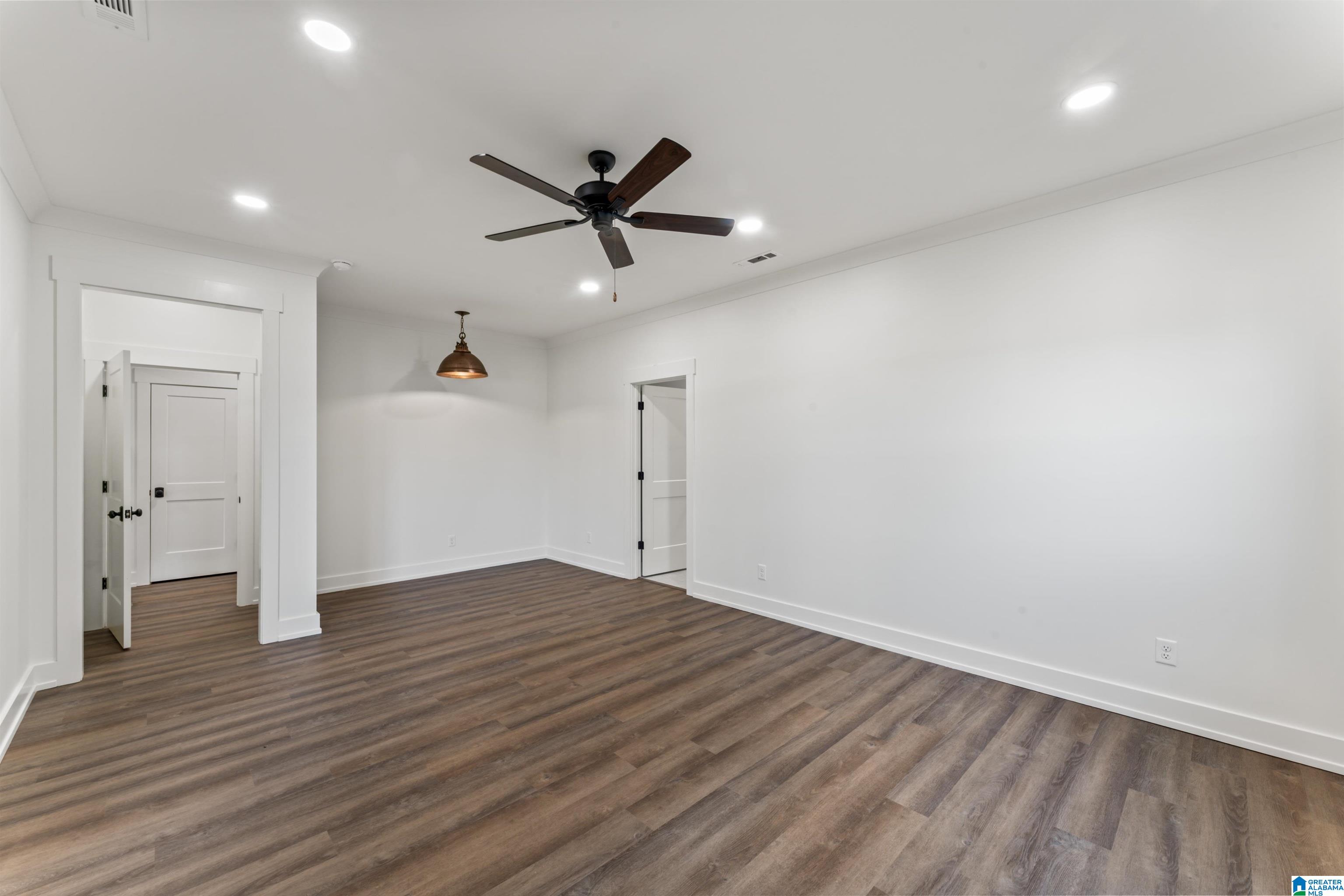375 JACOBS LOOP