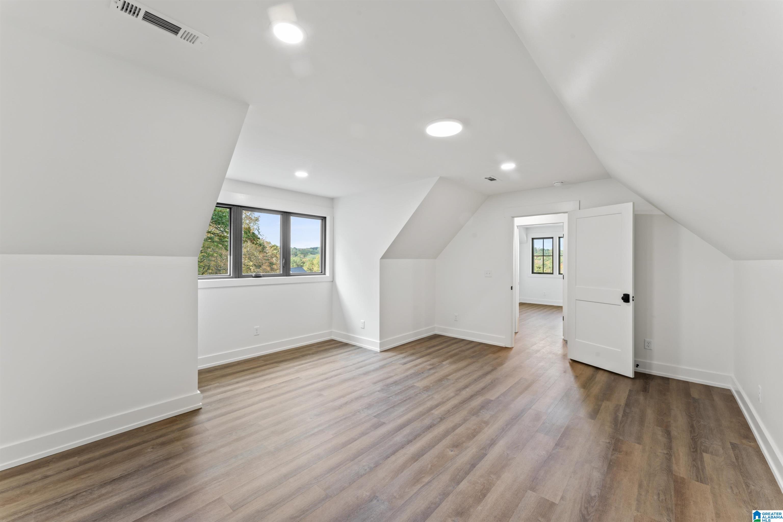 375 JACOBS LOOP