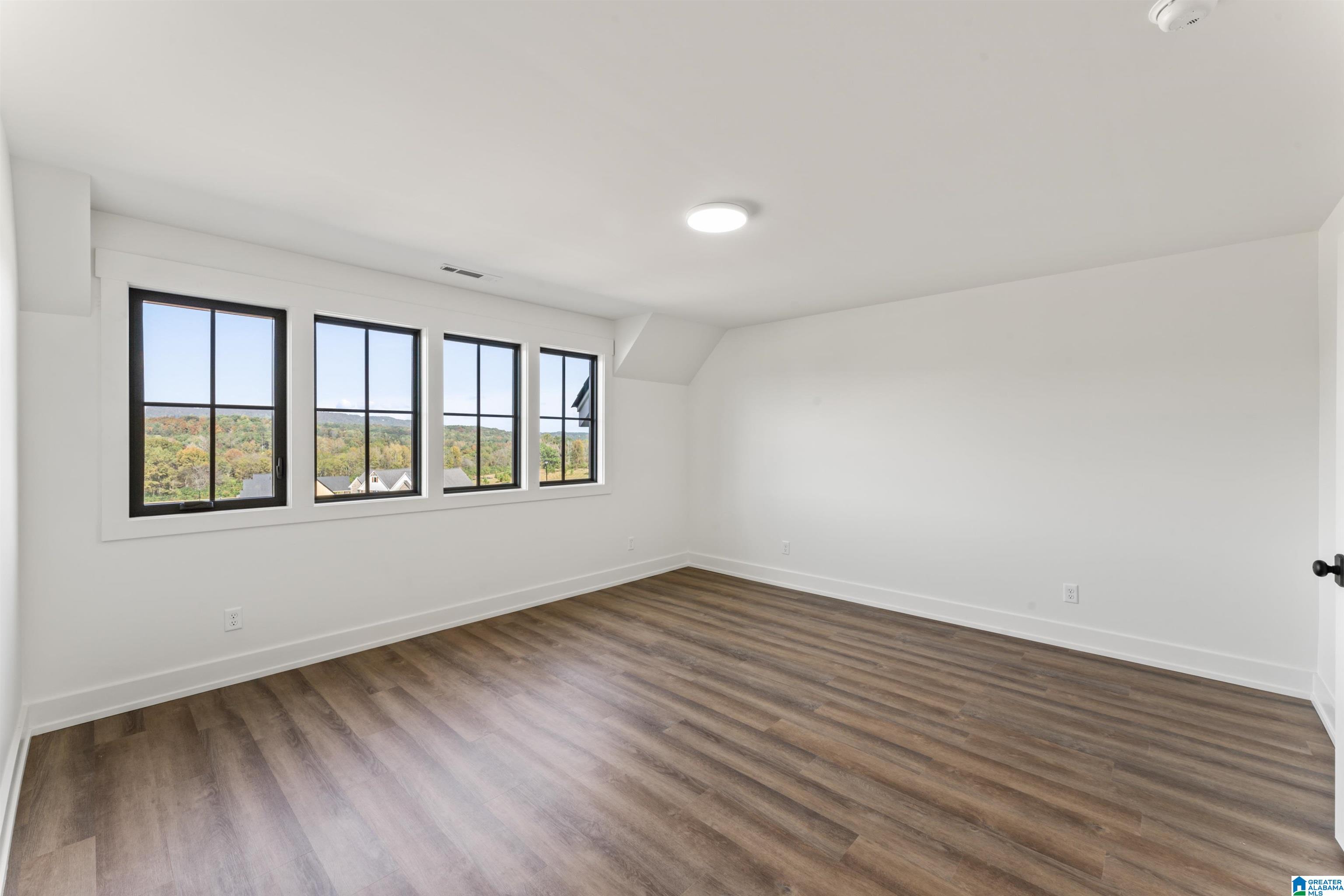 375 JACOBS LOOP
