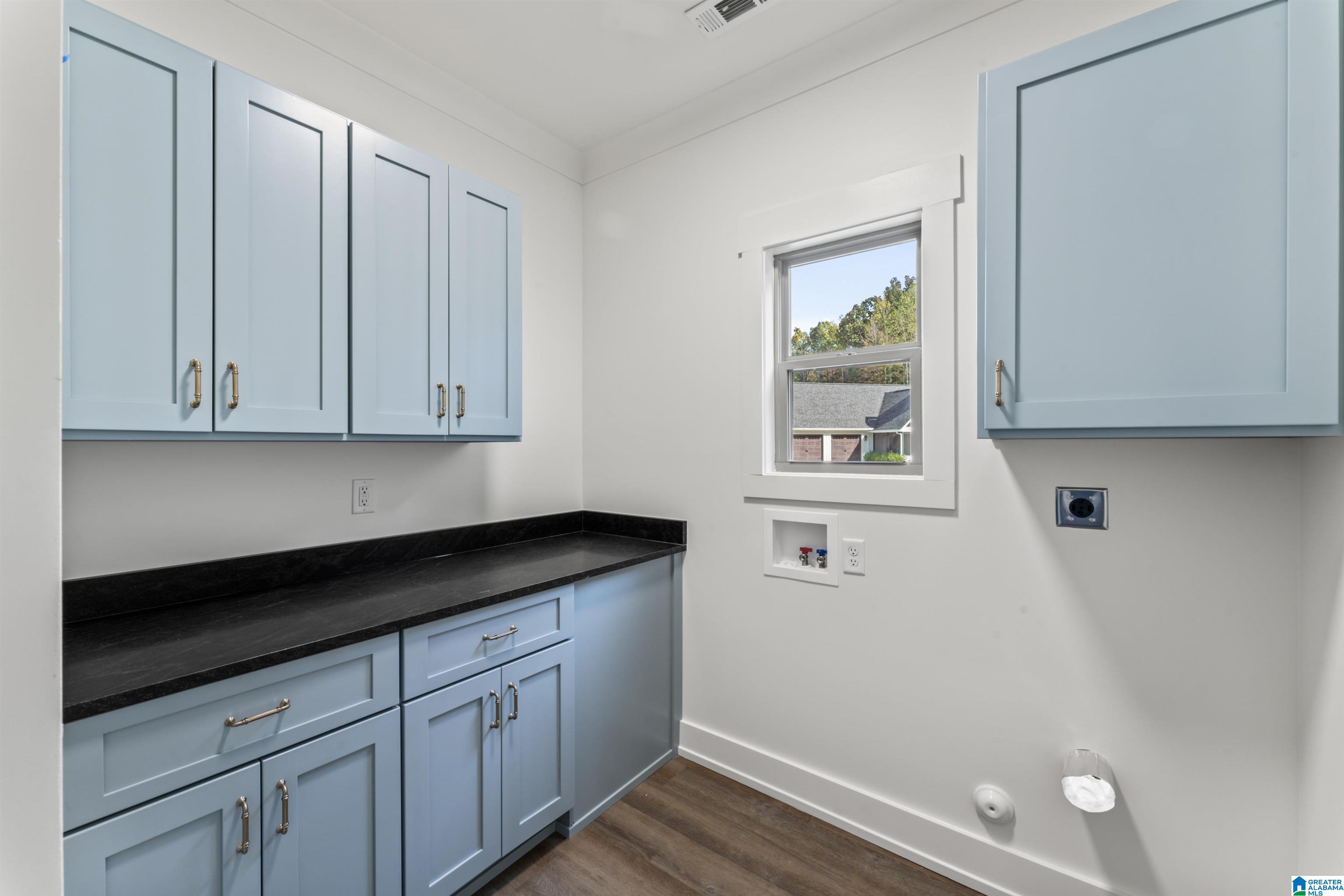 375 JACOBS LOOP