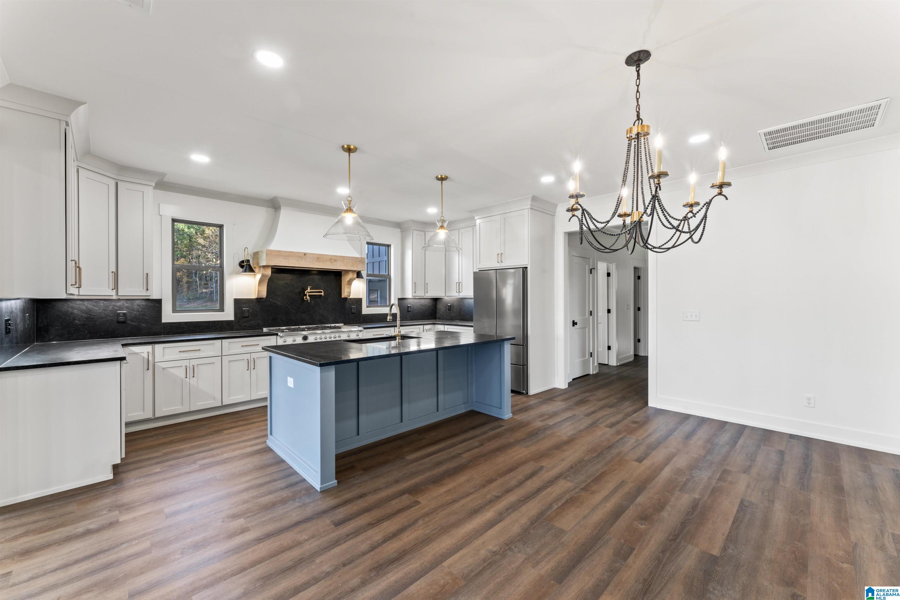 375 JACOBS LOOP