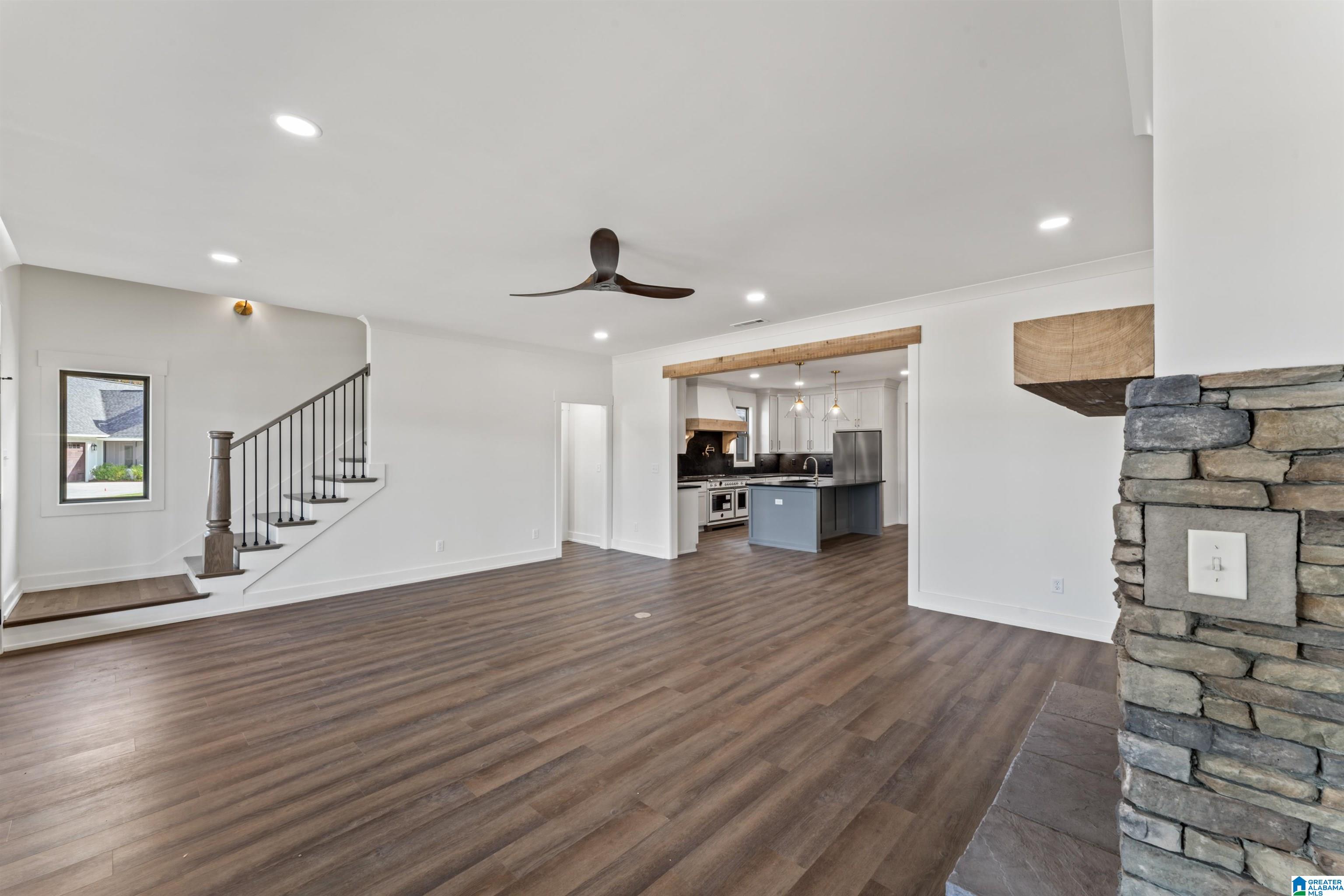 375 JACOBS LOOP