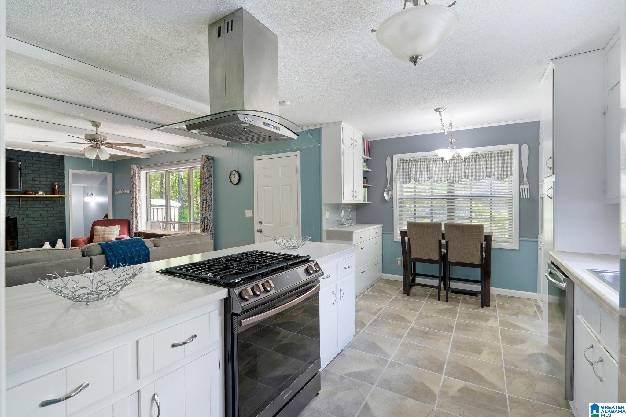 827 SHERMAN OAKS DRIVE