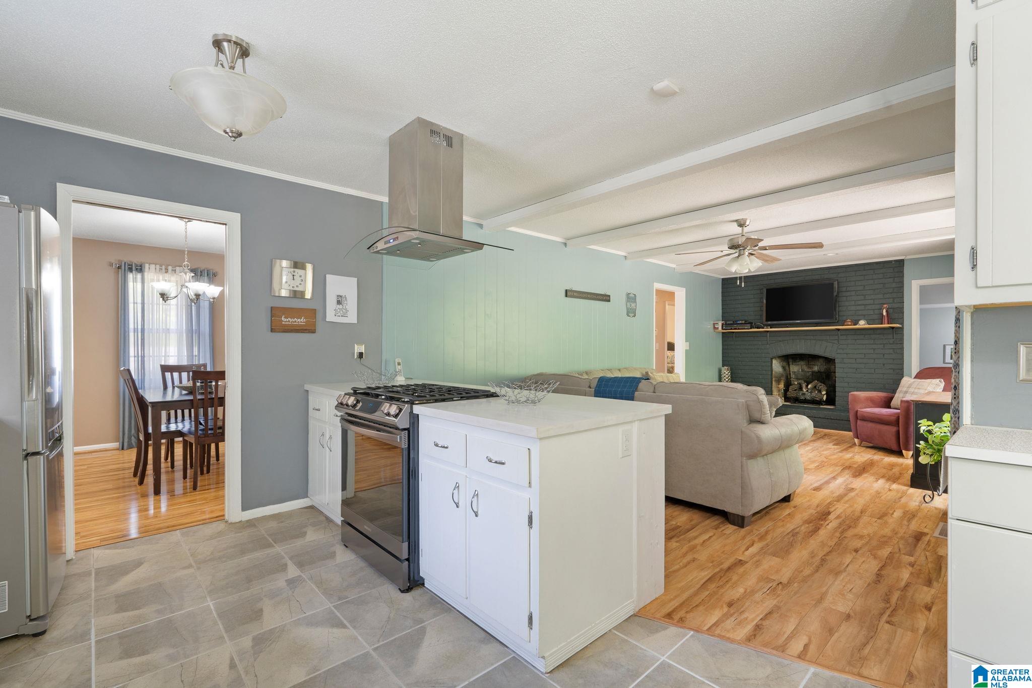 827 SHERMAN OAKS DRIVE