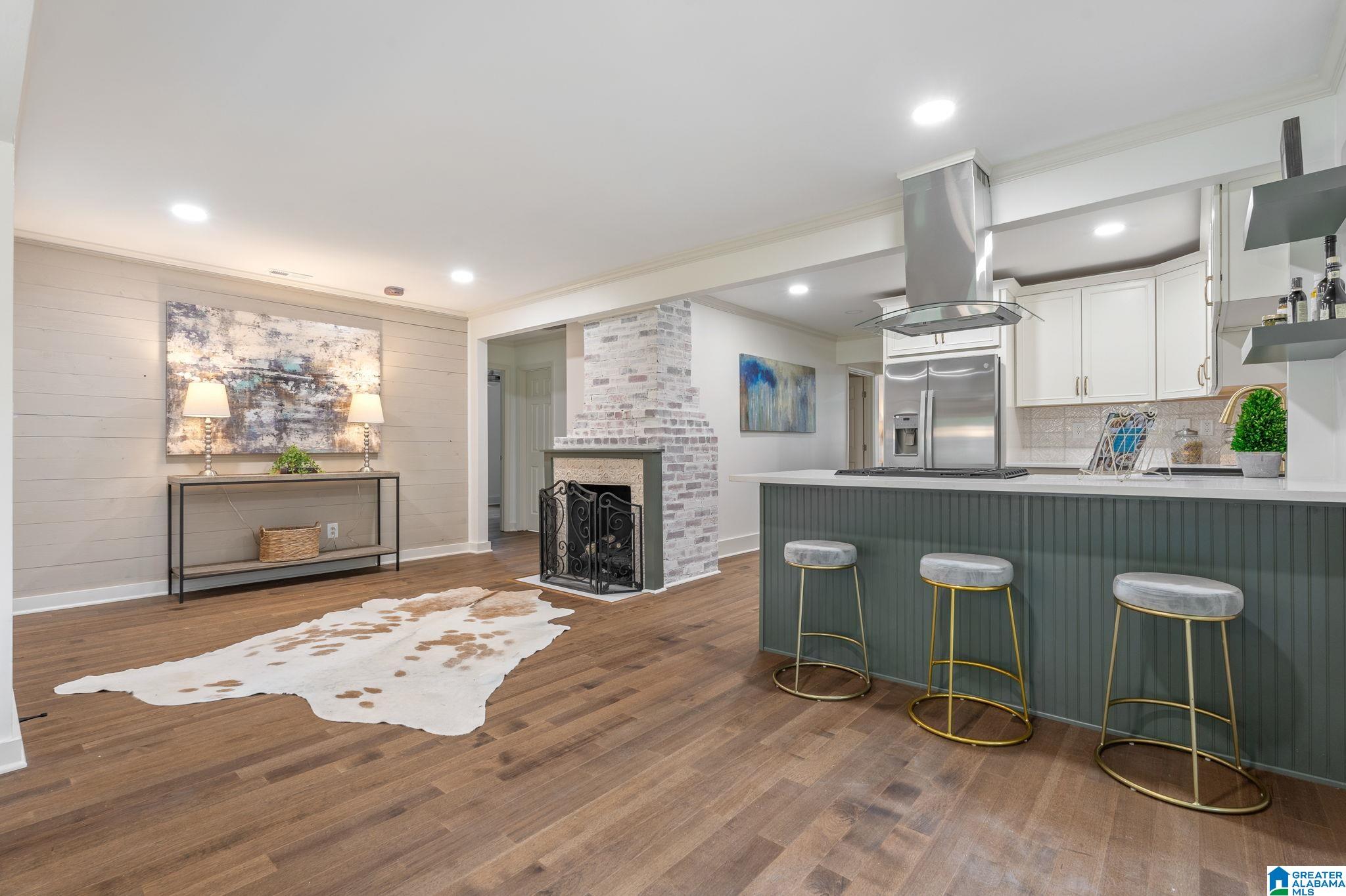 409 WHITTIER DRIVE